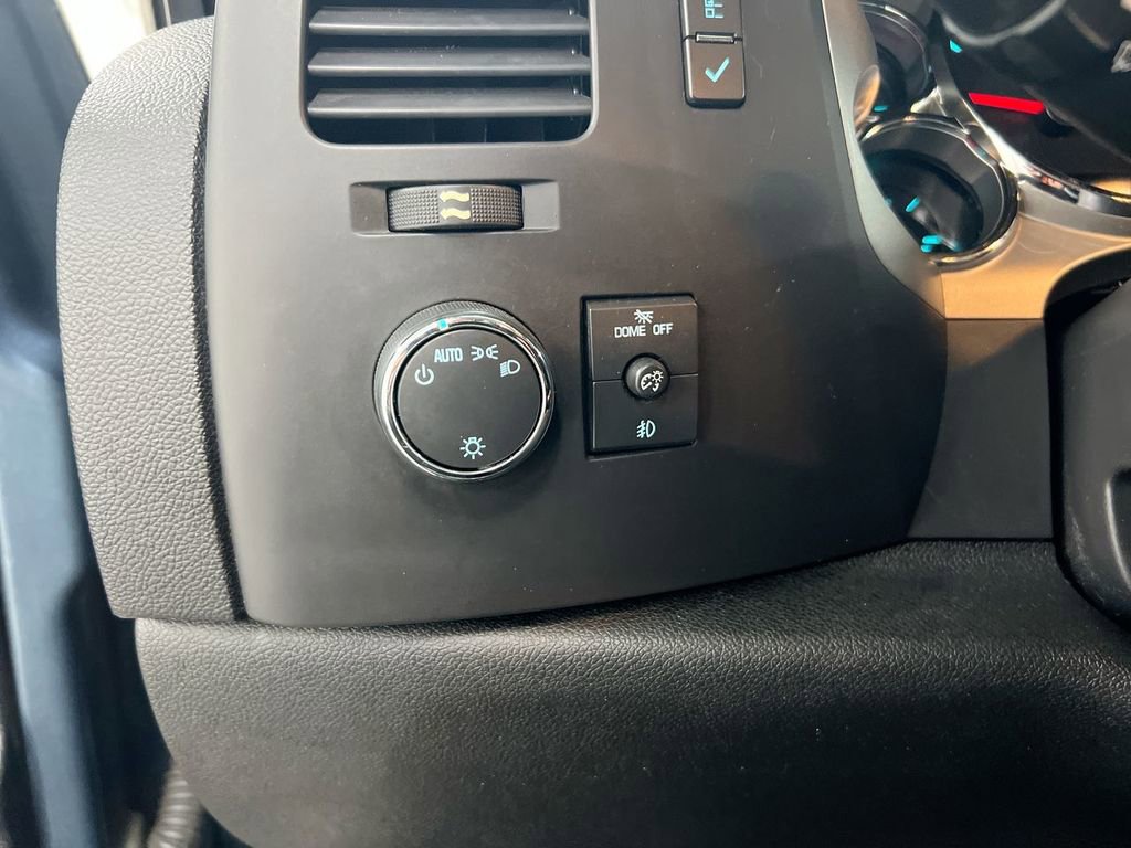 Used 2011 Chevrolet Silverado 1500 LT w/ All-Star Edition AWD/4WD image 17