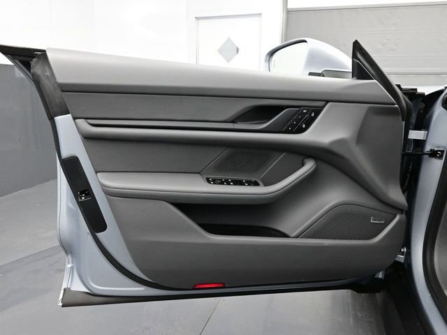 Used 2024 Porsche Taycan 4S AWD/4WD image 7