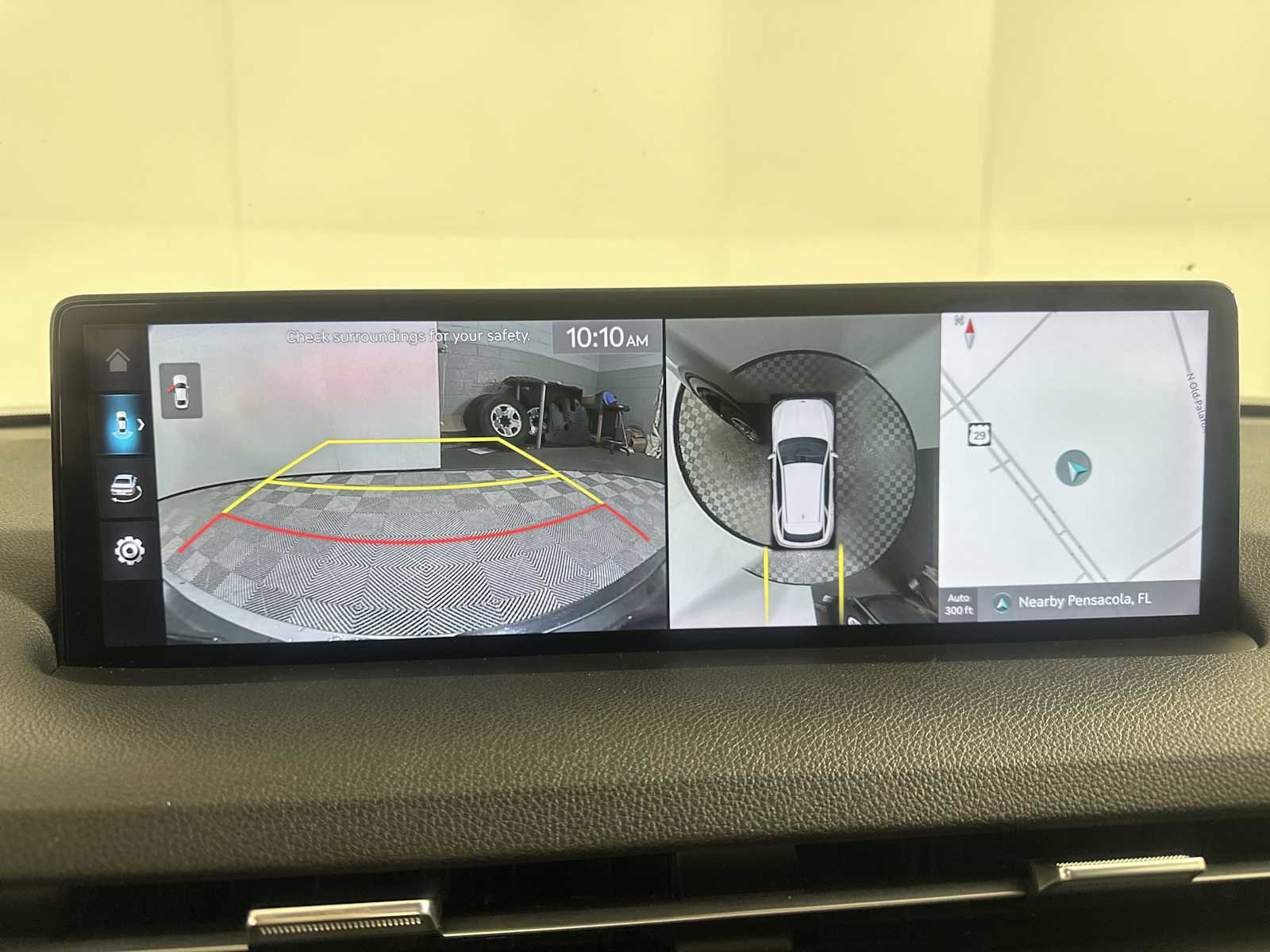 Used 2023 Genesis GV70 2.5T w/ Advanced Package image 15