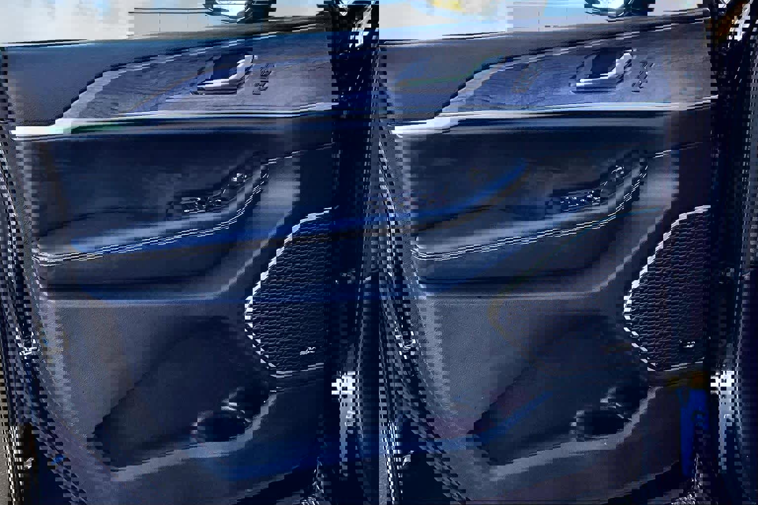 Used 2023 Jeep Grand Cherokee L Limited image 28