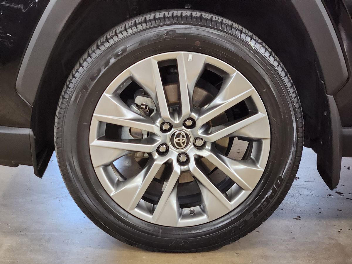 Used 2023 Toyota RAV4 Limited FWD image 28