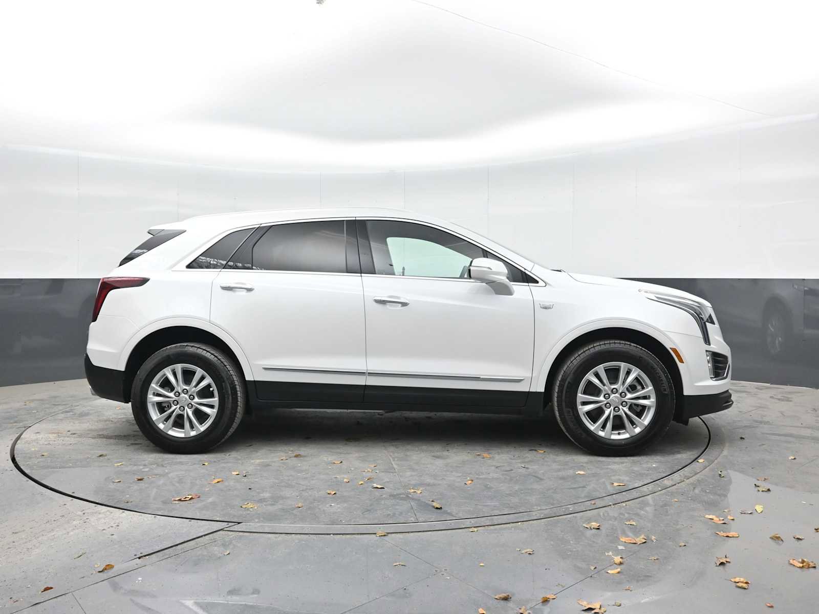 Used 2025 Cadillac XT5 Luxury w/ LPO, Floor Liner Package image 8