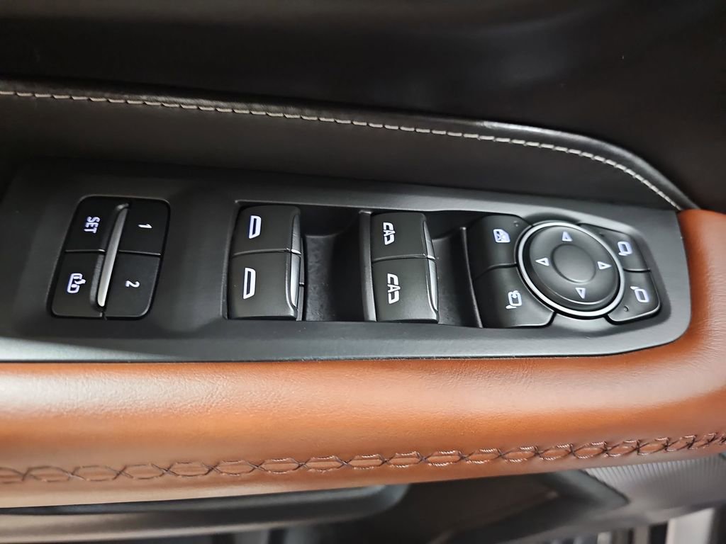 Certified 2024 GMC Yukon XL Denali Ultimate AWD/4WD image 35