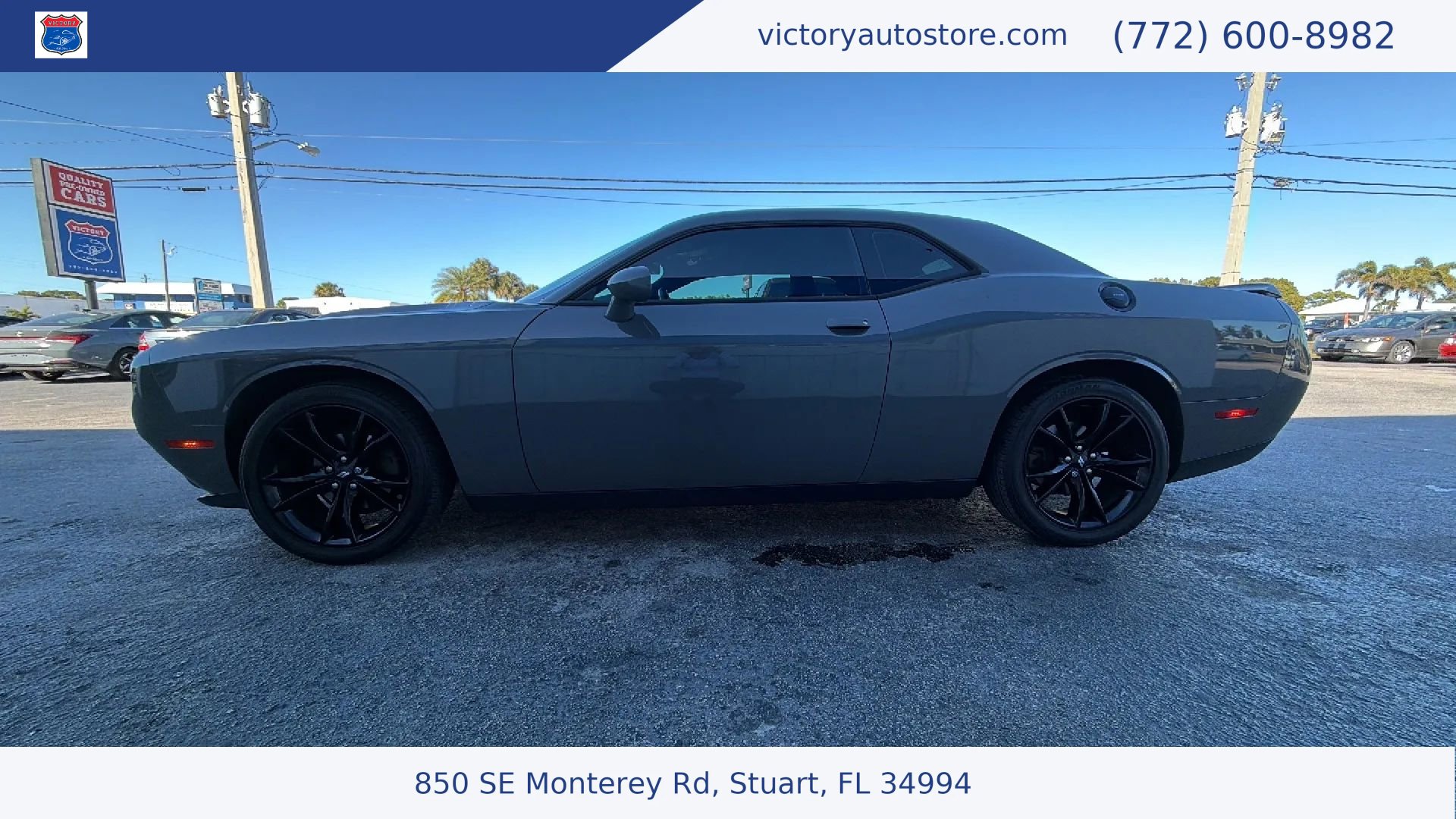Used 2018 Dodge Challenger SXT w/ Blacktop Package RWD image 4