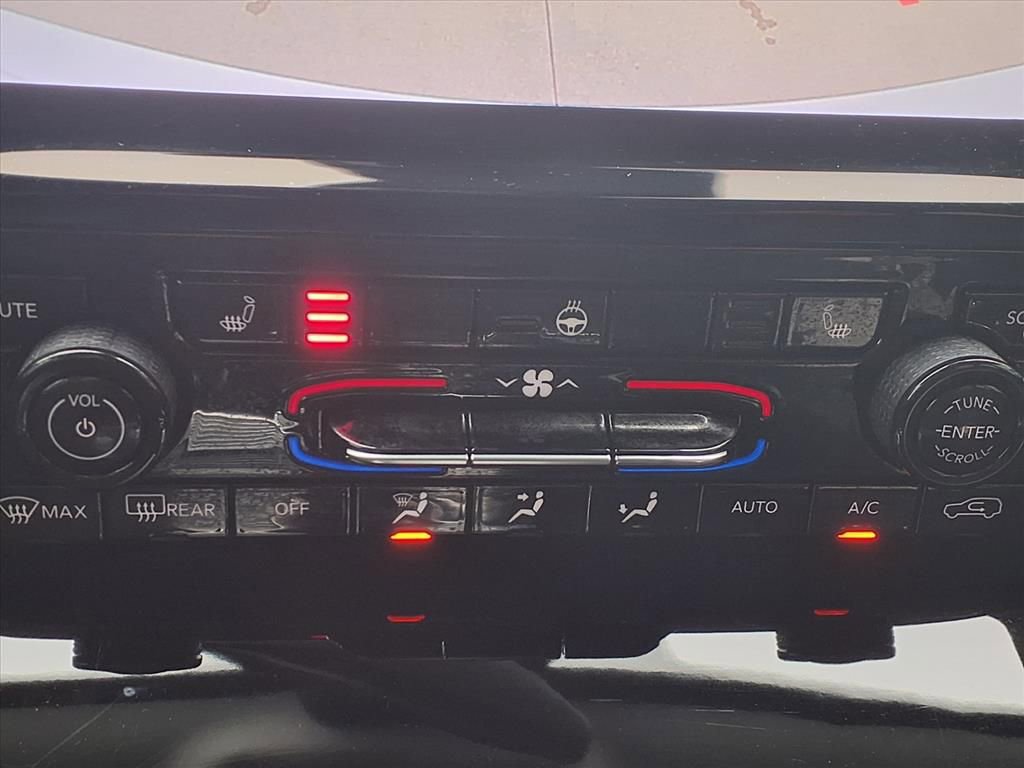 Used 2023 Jeep Grand Cherokee Limited image 6