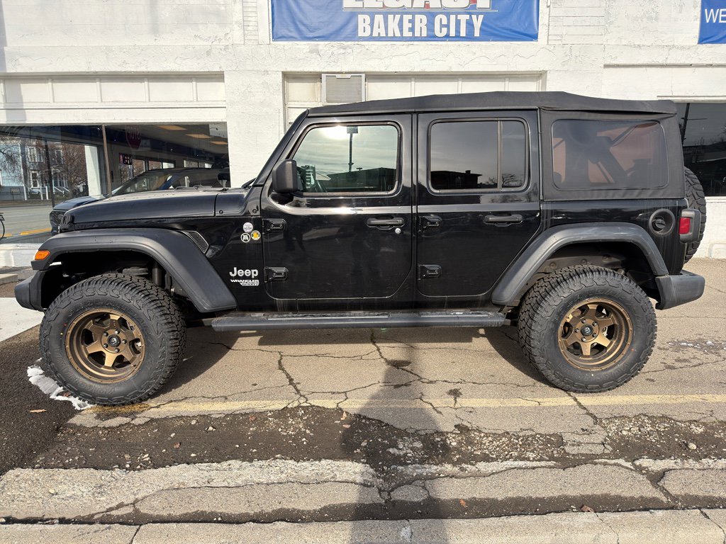 Used 2021 Jeep Wrangler Unlimited Sport w/ Technology Group image 4