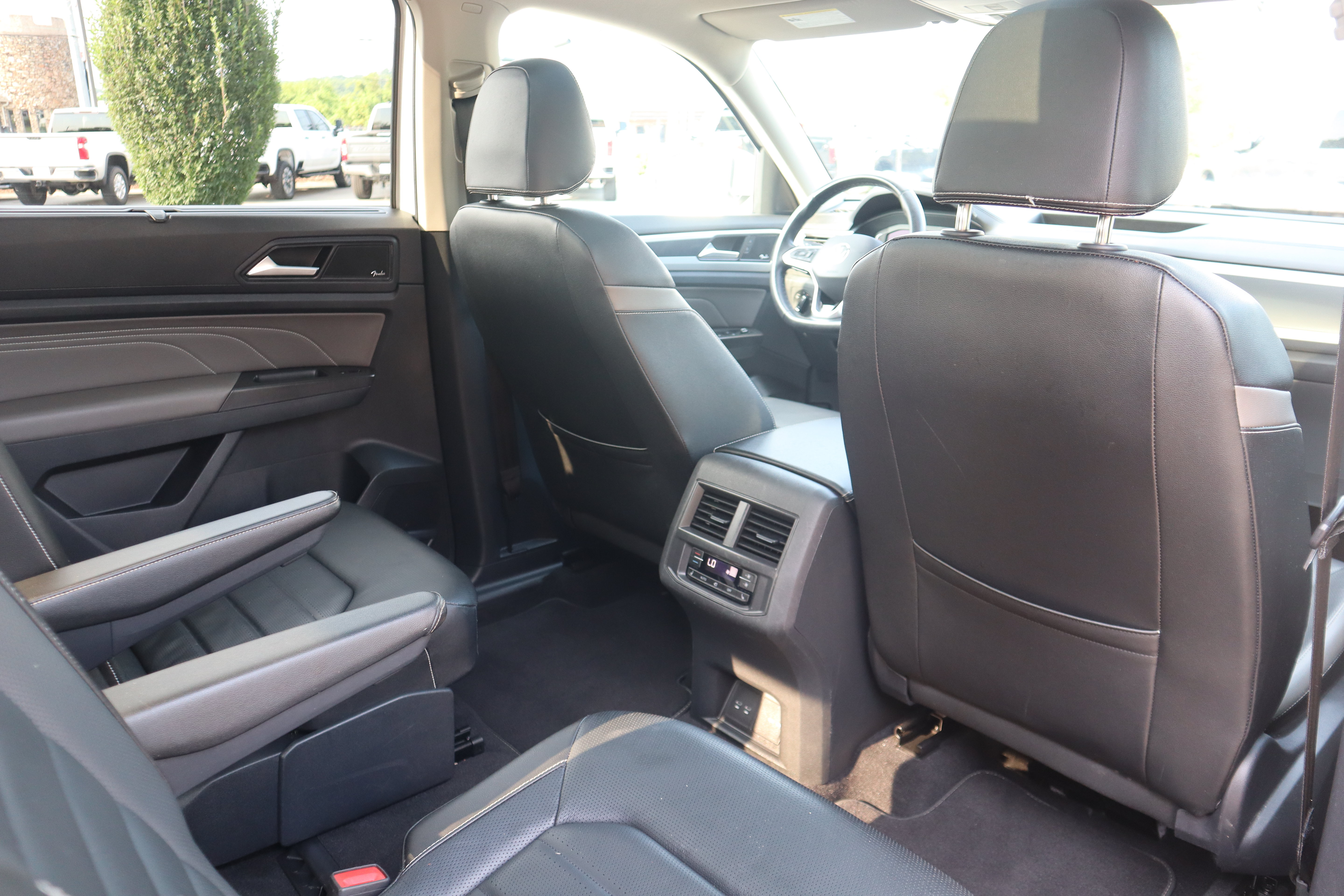 Used 2023 Volkswagen Atlas SEL Premium AWD/4WD image 28