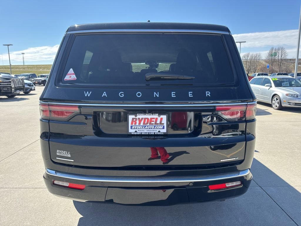 Certified 2023 Jeep Wagoneer Series III w/ Preferred Equipment Group image 32