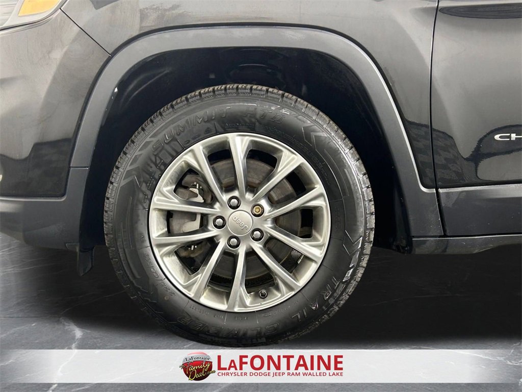 Used 2020 Jeep Cherokee Latitude Plus w/ Comfort/Convenience Group image 28