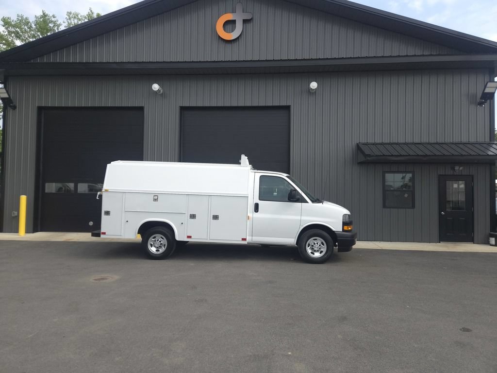Used 2019 Chevrolet Express 3500 RWD image 21