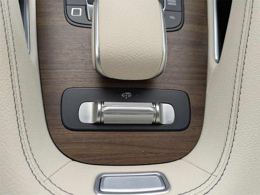 New 2026 Mercedes-Benz GLS 580 4MATIC image 21