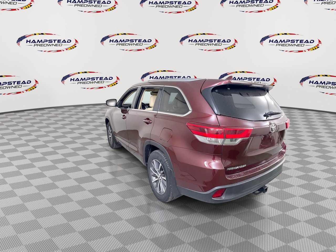 Used 2017 Toyota Highlander XLE AWD/4WD image 6