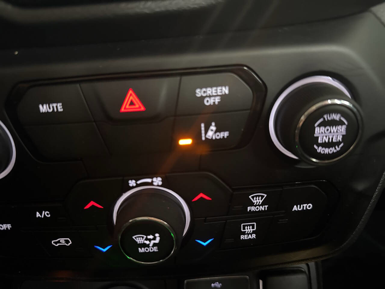 Used 2021 Jeep Renegade Latitude image 26