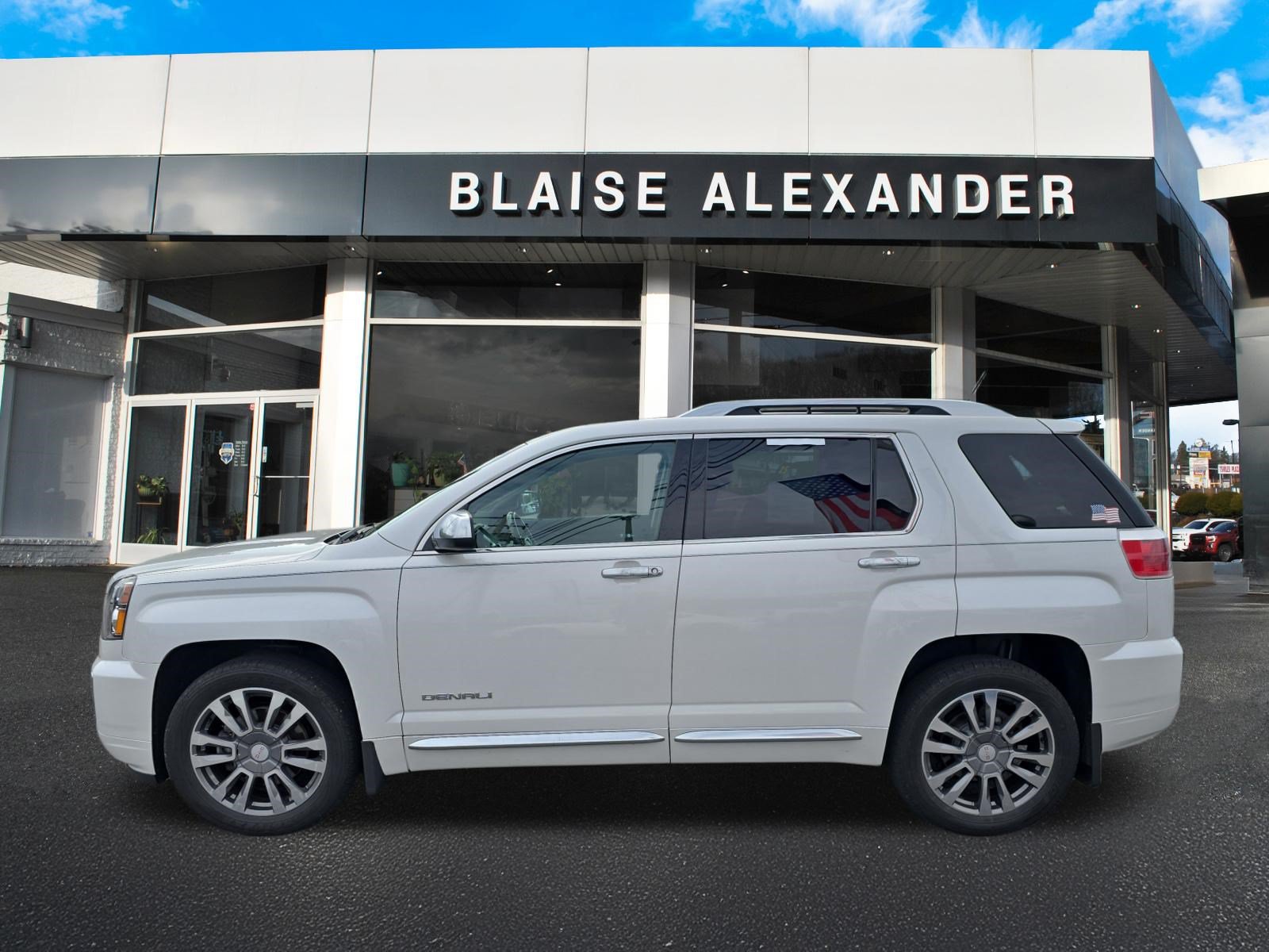 Used 2016 GMC Terrain Denali w/ Cargo Package AWD/4WD image 8