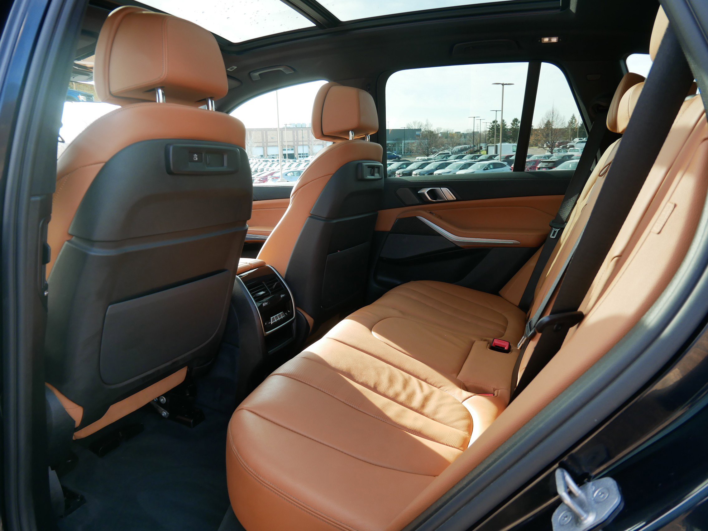 Used 2022 BMW X5 M50i image 13