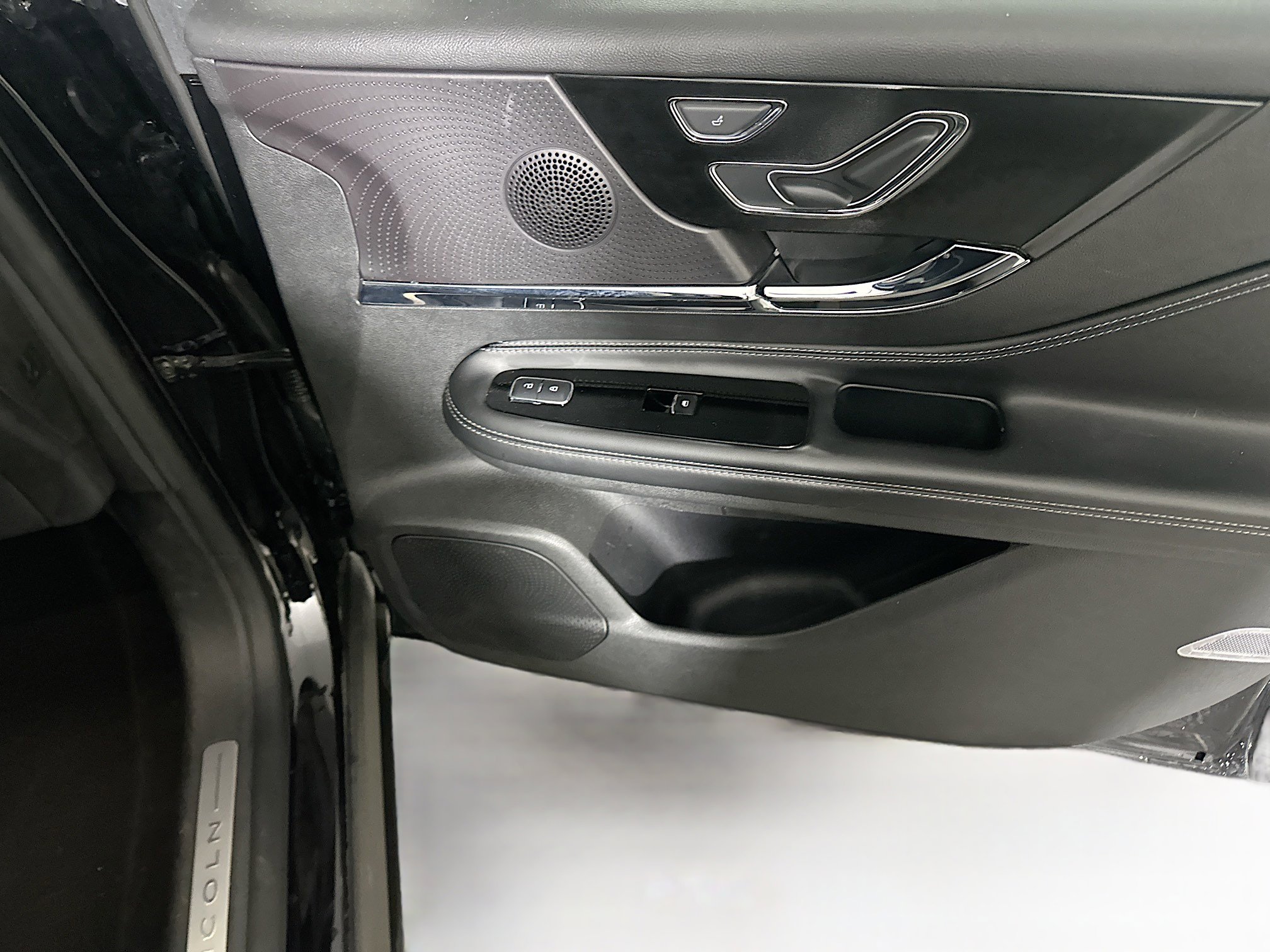 Used 2024 Lincoln Corsair Reserve w/ Equipment Group 201A image 32