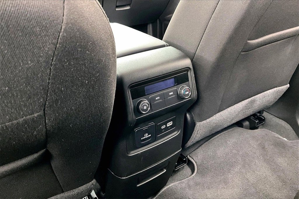 Used 2023 GMC Acadia SLE w/ Driver Convenience Package image 34