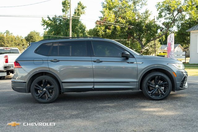 Used 2024 Volkswagen Tiguan SE R-Line image 4