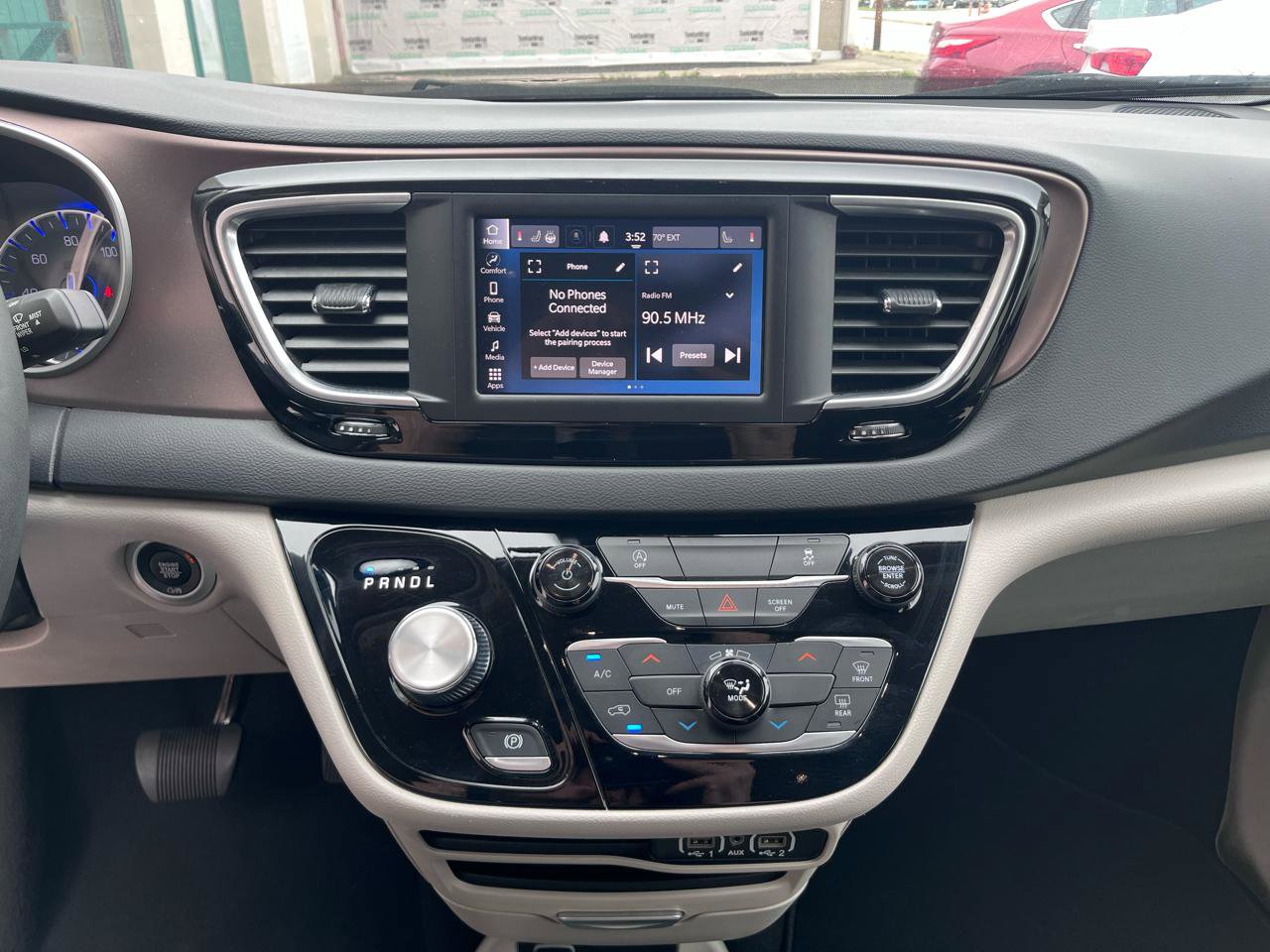 Used 2023 Chrysler Voyager LX FWD image 35