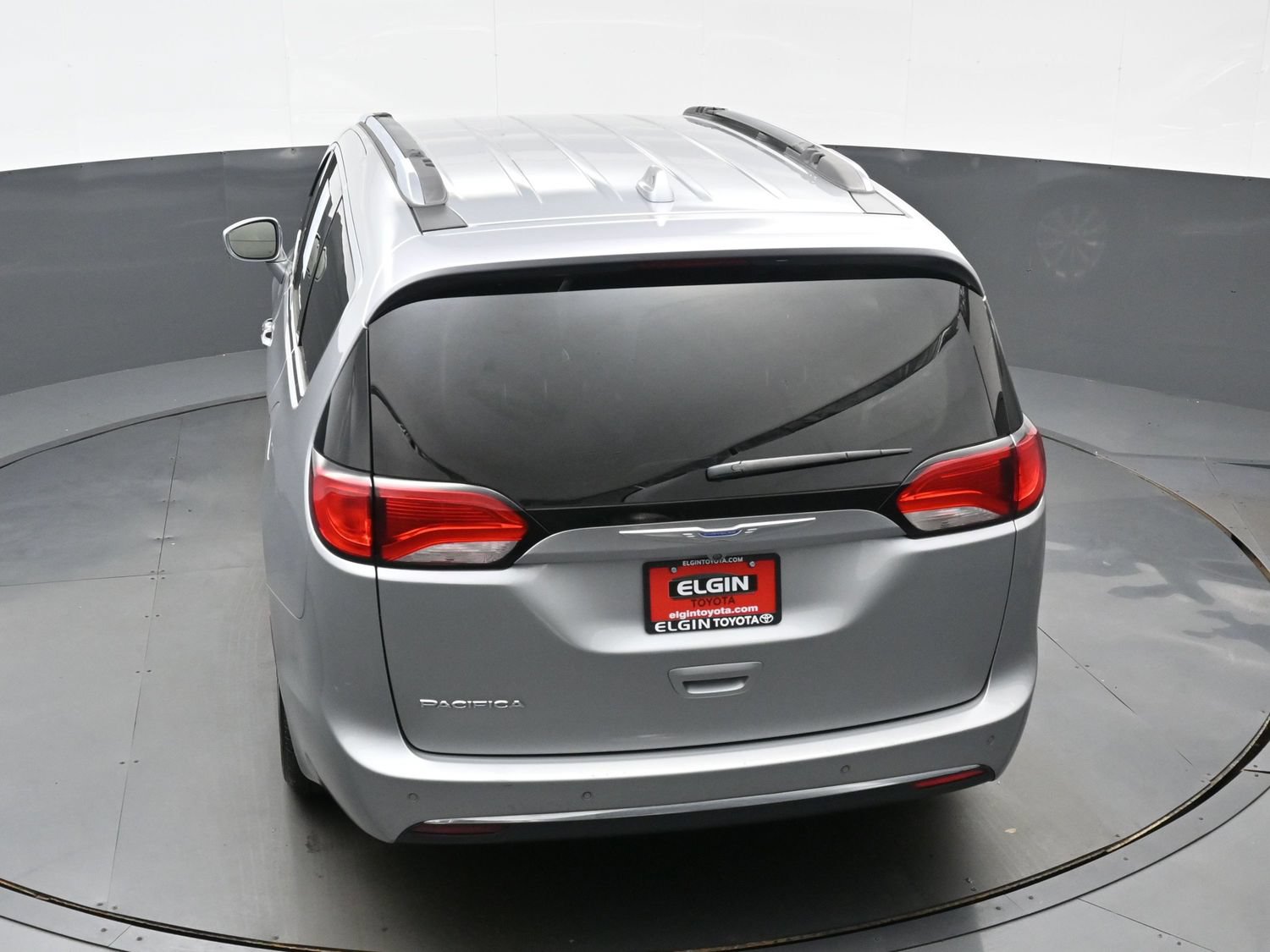 Used 2018 Chrysler Pacifica Touring-L Plus FWD image 40