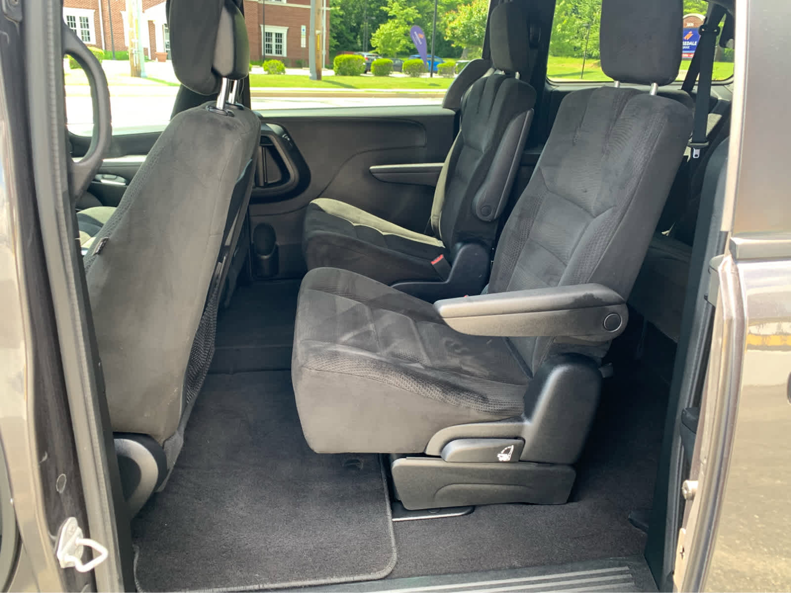 Used 2015 Dodge Grand Caravan SXT w/ Blacktop Package FWD image 23