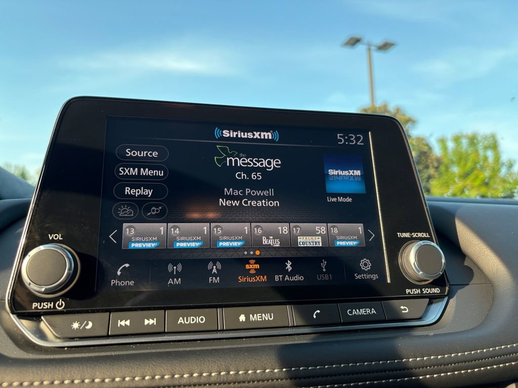 Used 2025 Nissan Rogue S image 17