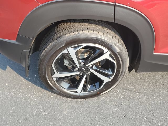 Certified 2022 Chevrolet TrailBlazer RS w/ Sun and Liftgate Package AWD/4WD image 5