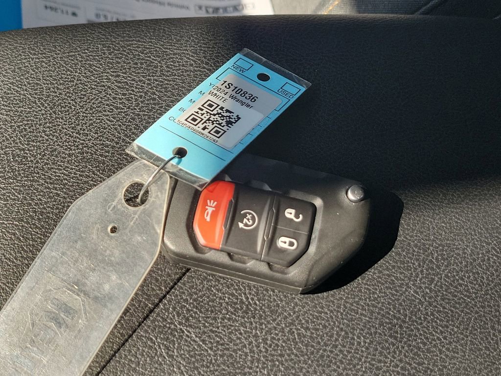 Used 2024 Jeep Wrangler Willys image 28