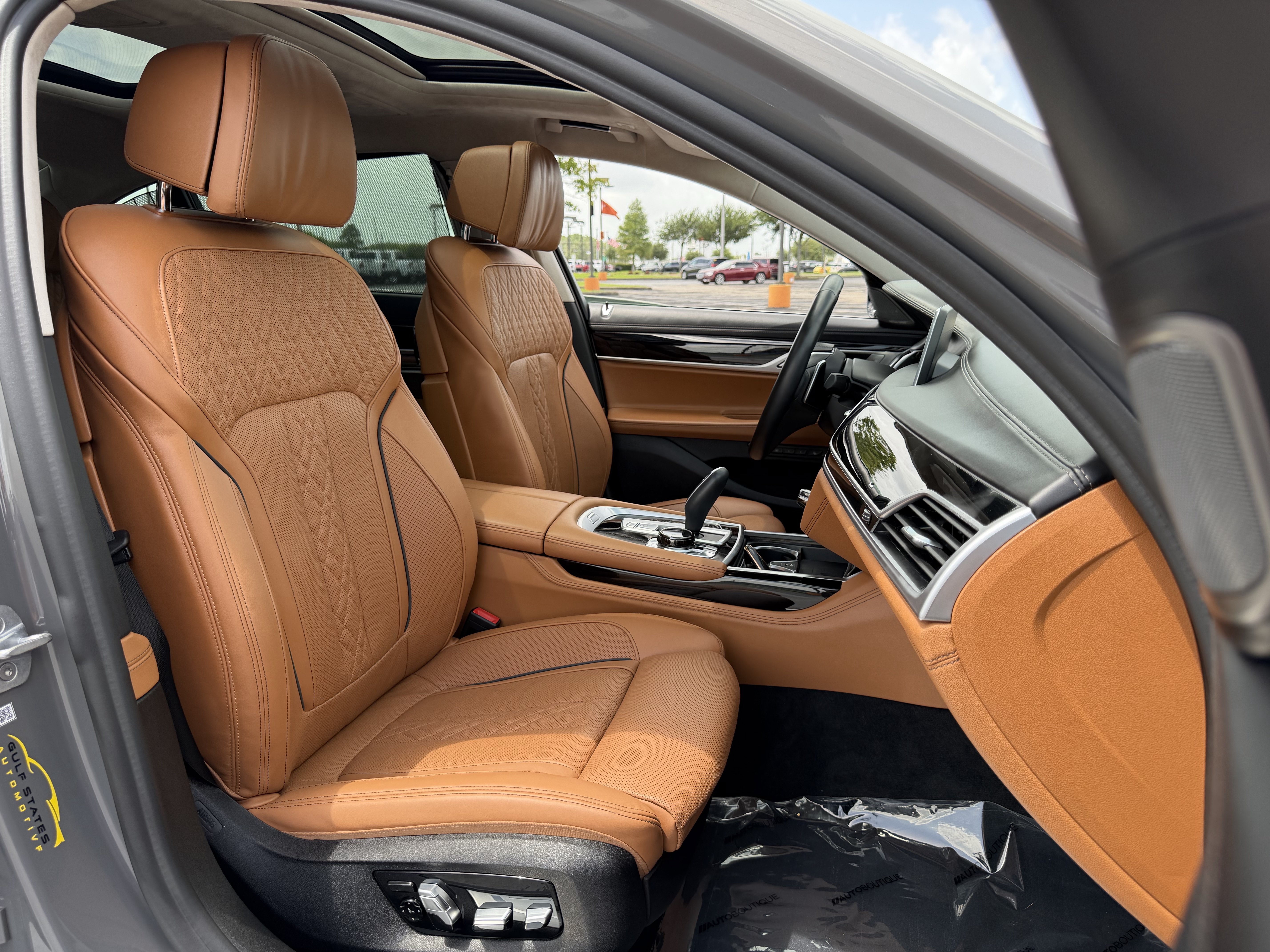 Used 2020 BMW 750i xDrive w/ Executive Package AWD/4WD image 44