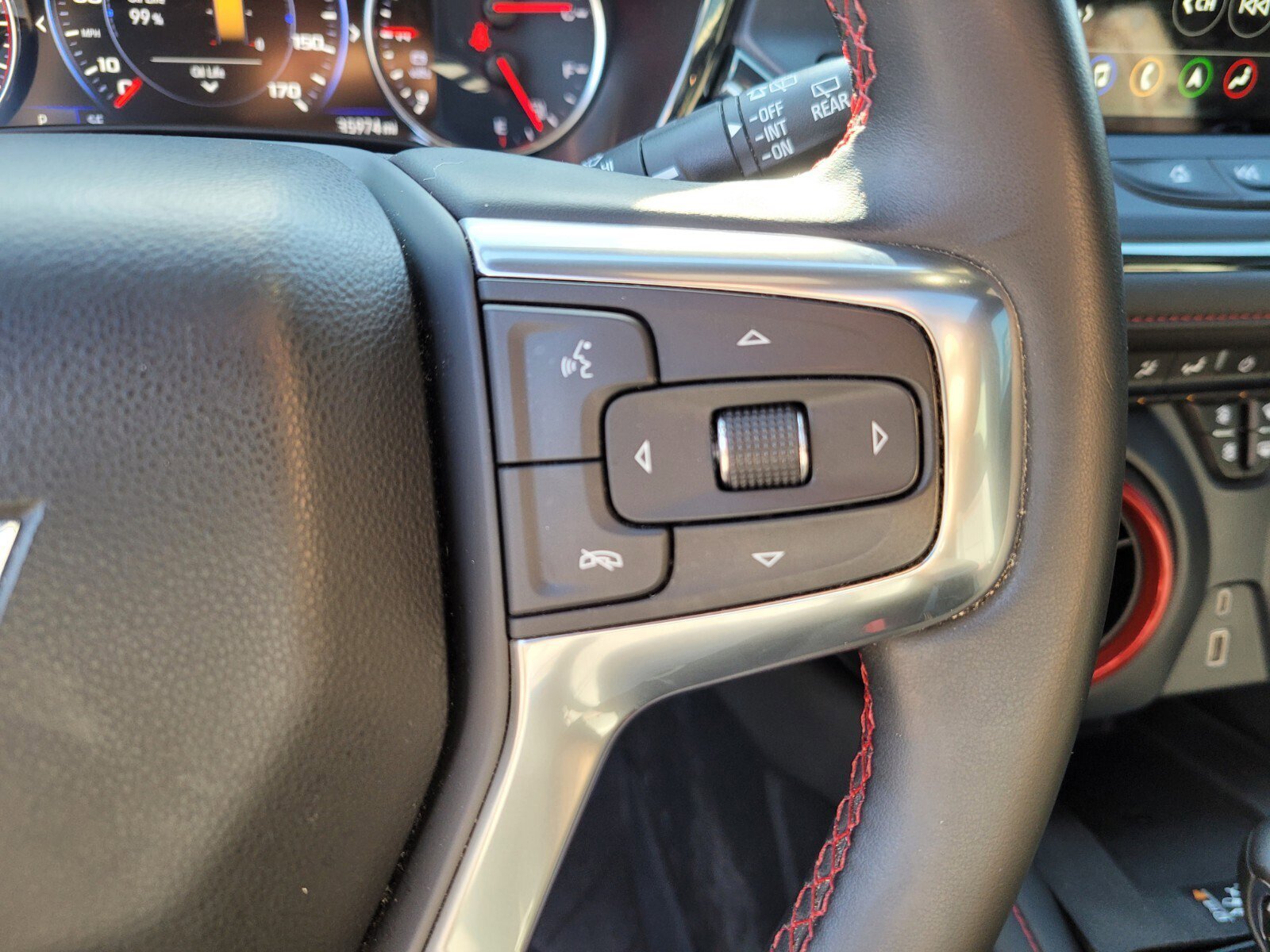 Certified 2023 Chevrolet Blazer RS w/ Driver Confidence II Package image 9