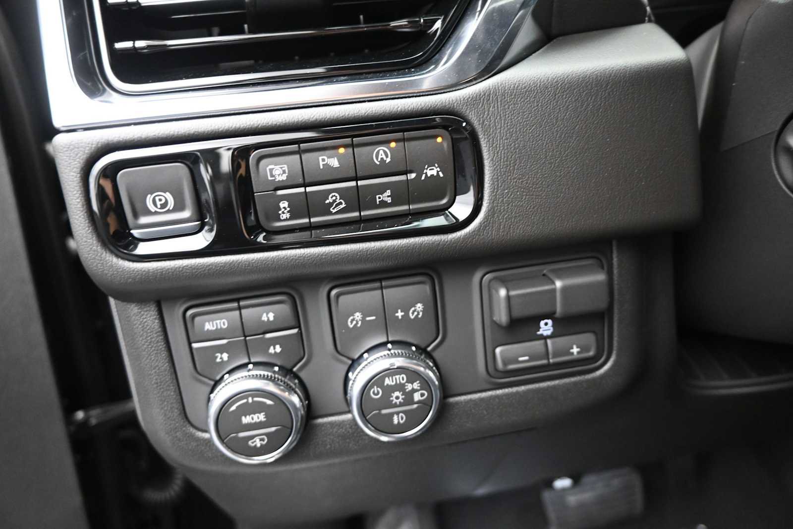 New 2027 GMC Yukon Denali w/ Denali Reserve Package AWD/4WD image 24
