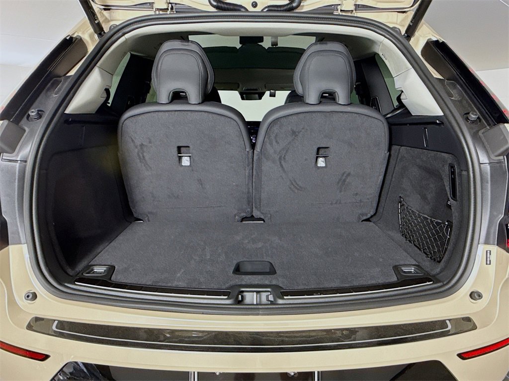 New 2025 Volvo EX90 Plus w/ Protection Package Premier image 27