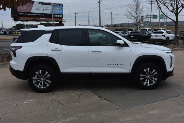 New 2026 Chevrolet Equinox LT image 4