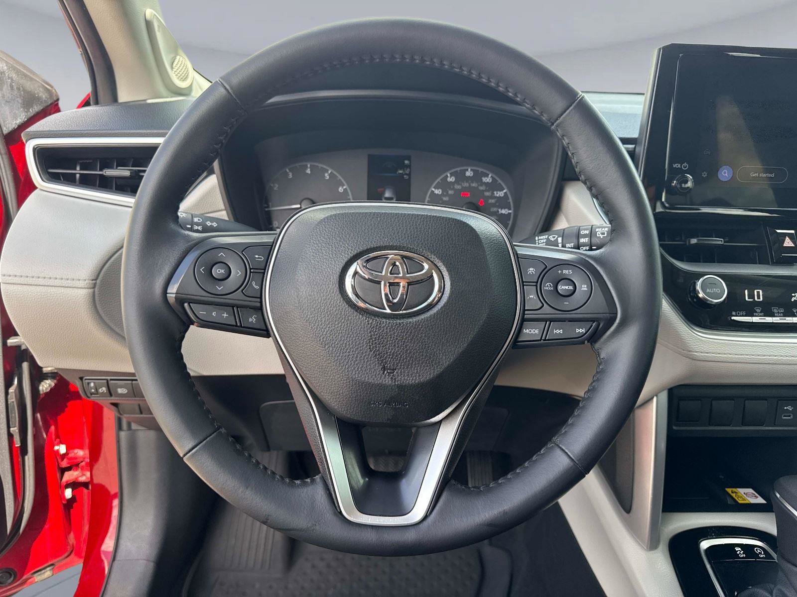 Used 2023 Toyota Corolla Cross LE w/ Moonroof Package image 25