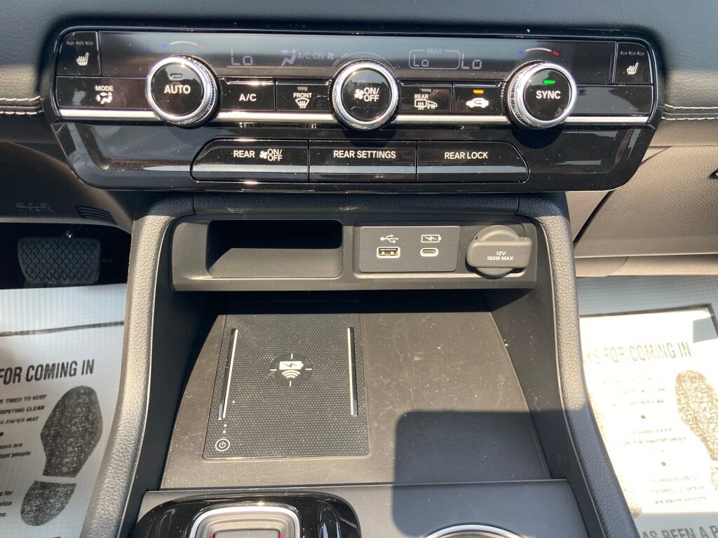 New 2025 Honda Pilot Touring image 14