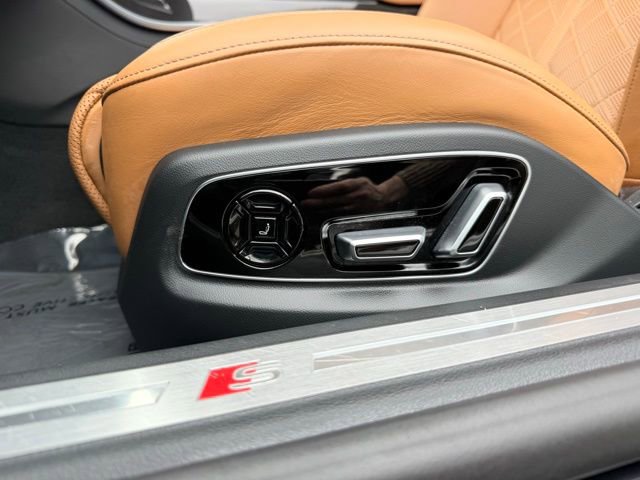 Used 2025 Audi S8 image 37