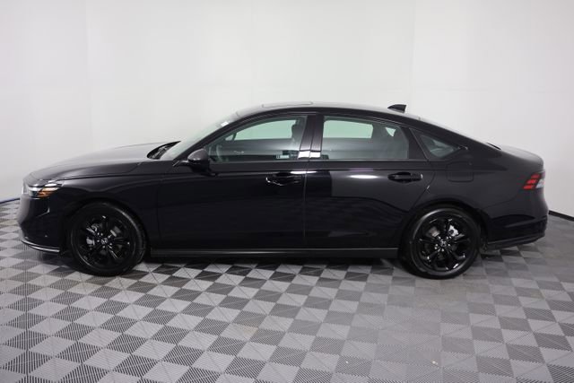 Certified 2025 Honda Accord SE image 5