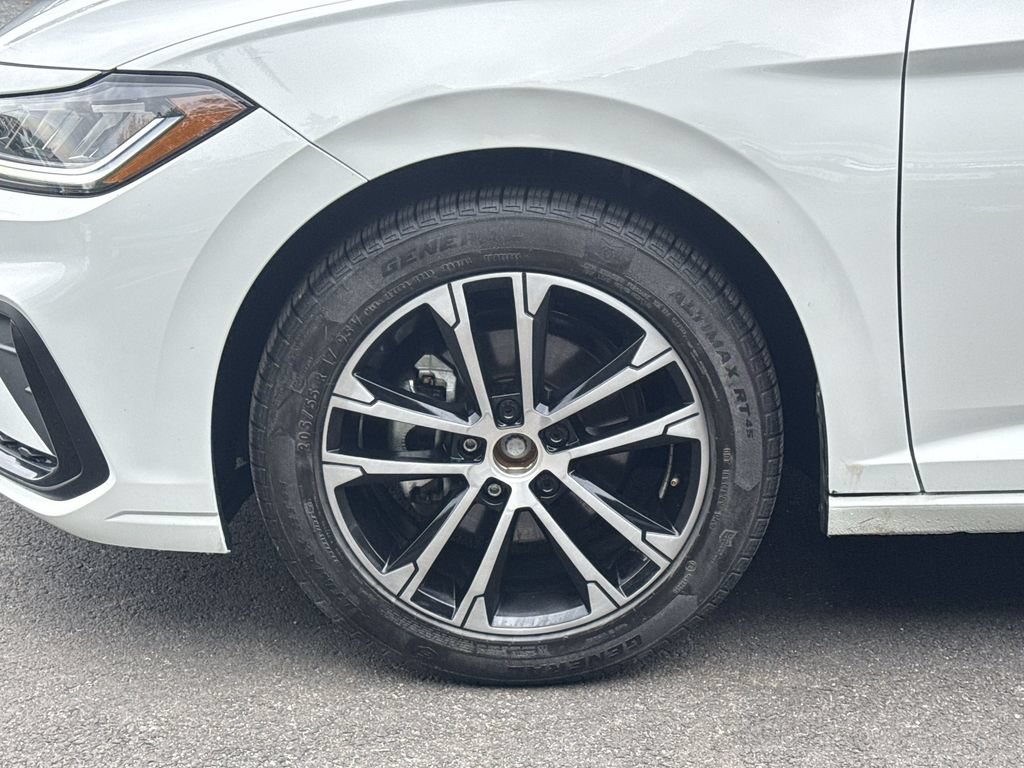 Used 2025 Volkswagen Jetta Sport FWD image 18