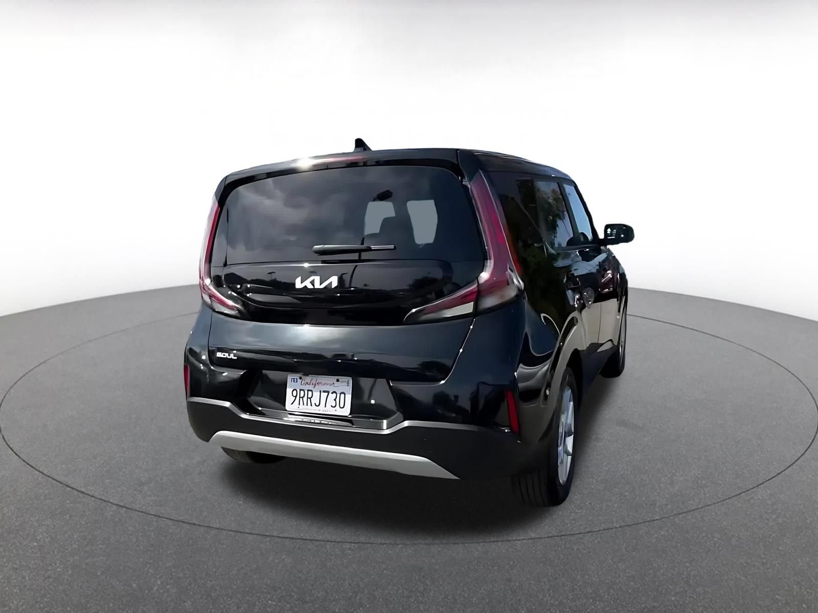 Used 2025 Kia Soul LX w/ LX Technology Package FWD image 15