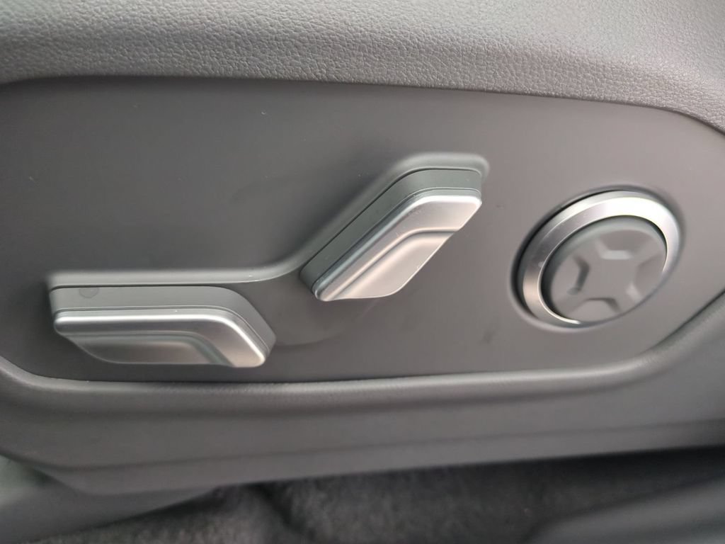 New 2026 Hyundai Santa Fe Limited FWD image 24