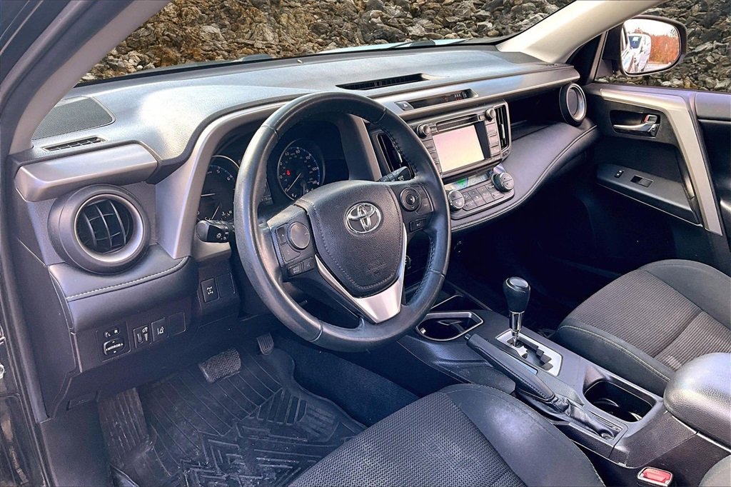 Used 2018 Toyota RAV4 XLE image 11