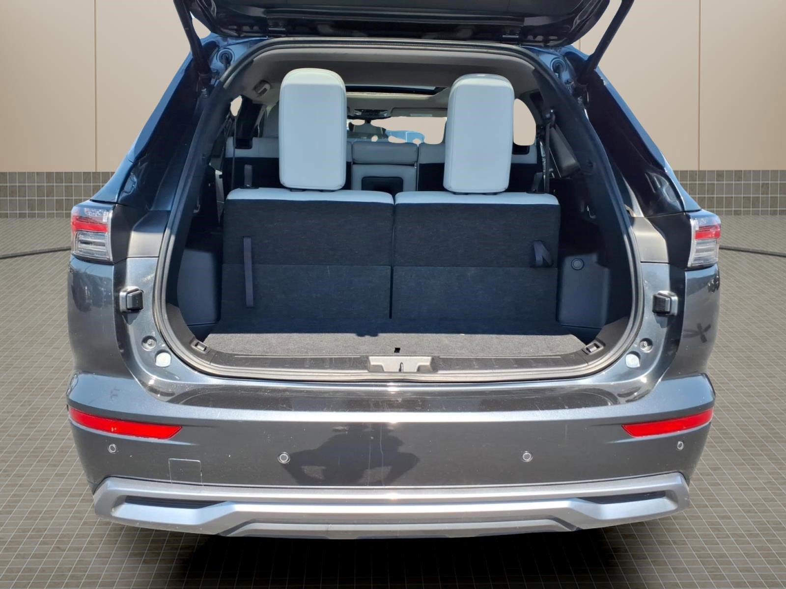 Used 2025 Mitsubishi Outlander SEL image 8