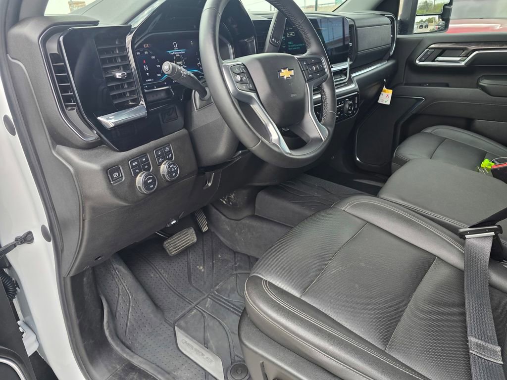 Used 2024 Chevrolet Silverado 2500 LTZ image 19
