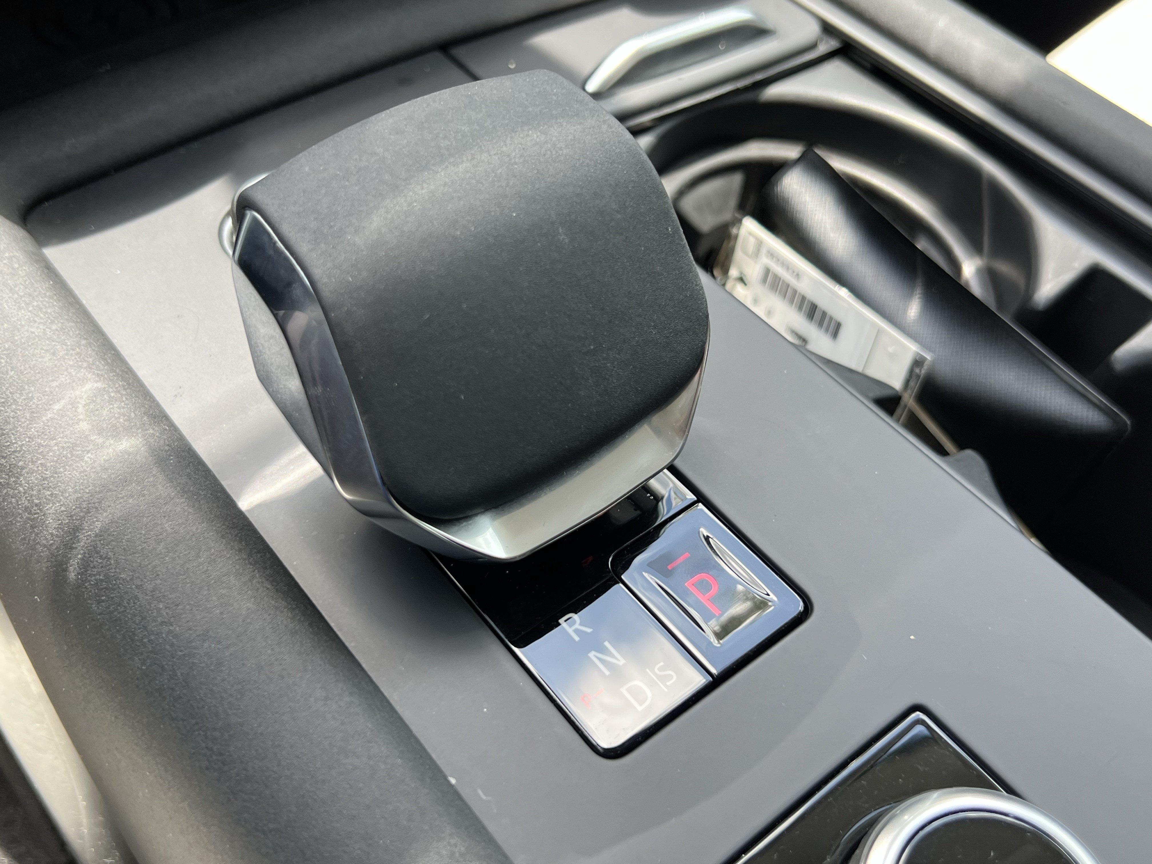 Used 2024 Land Rover Discovery S AWD/4WD image 26