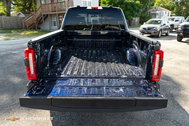 Used 2023 Ford F250 Lariat w/ Sport Appearance Package image 8