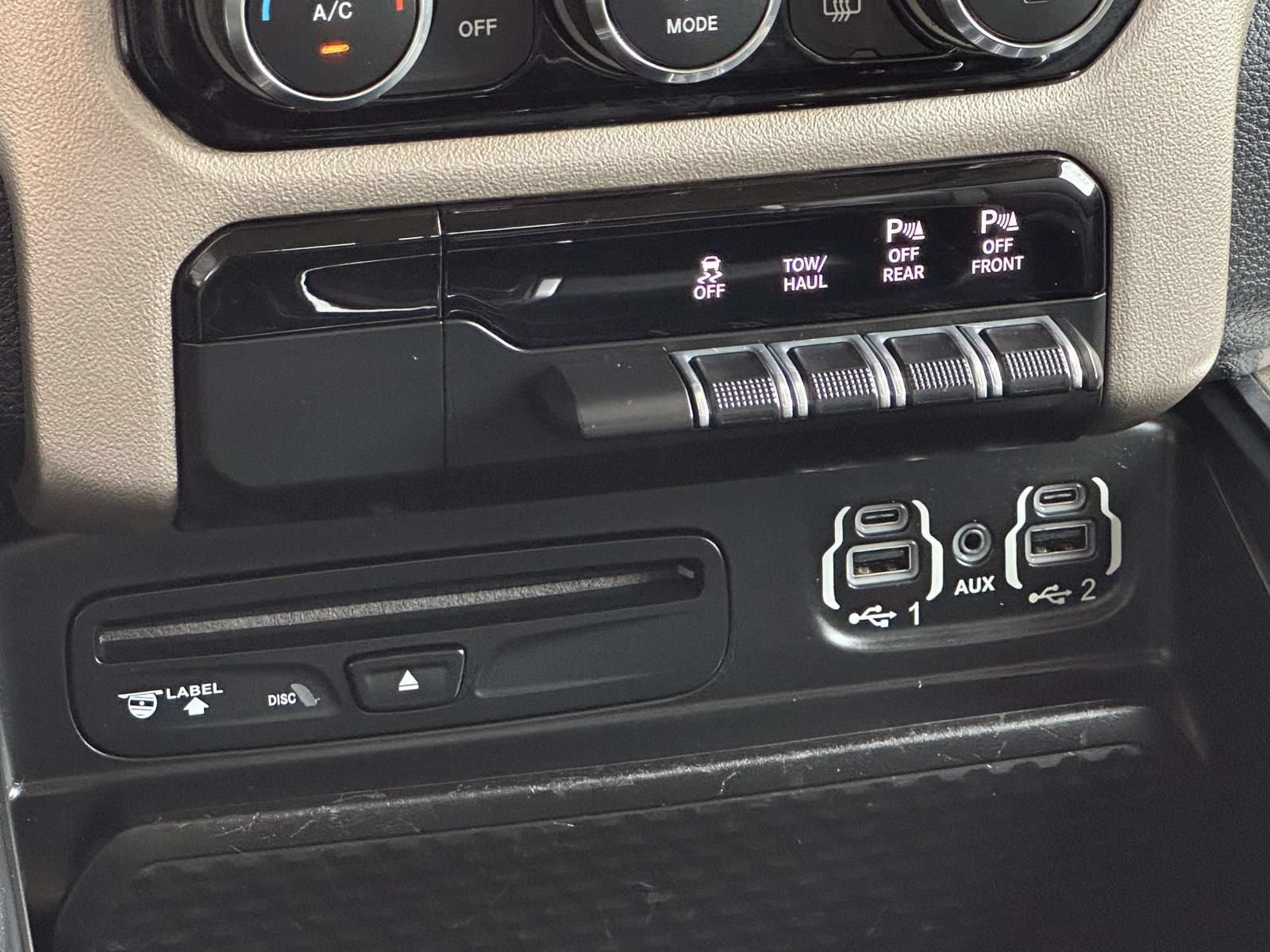 Used 2019 RAM 1500 Laramie AWD/4WD image 12