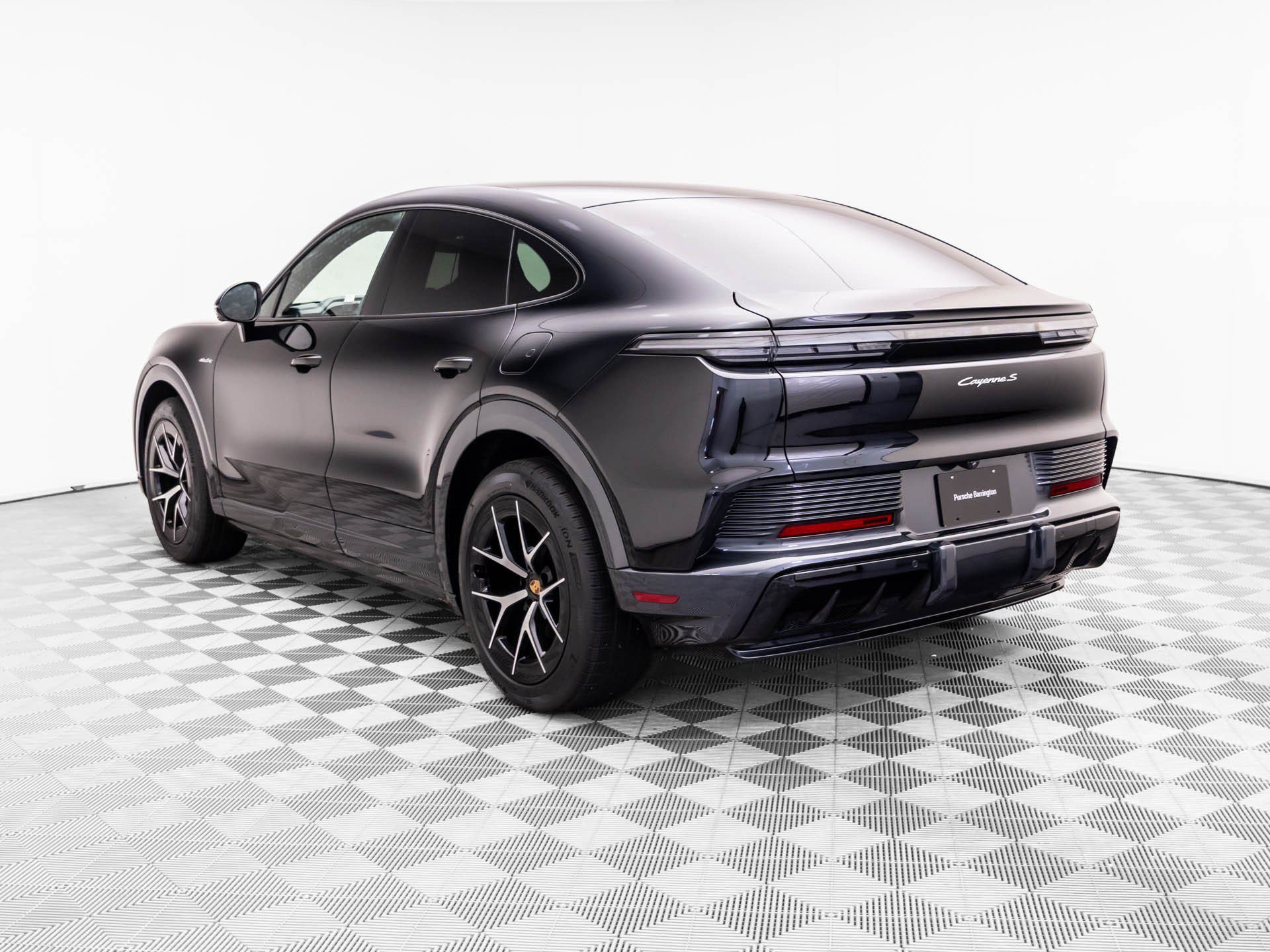 New 2026 Porsche Cayenne S AWD/4WD image 3