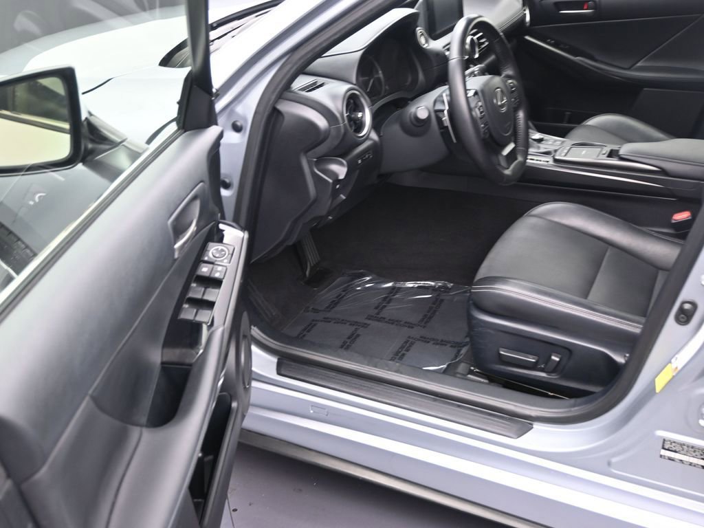 Used 2021 Lexus IS 300 w/ Comfort Package image 10