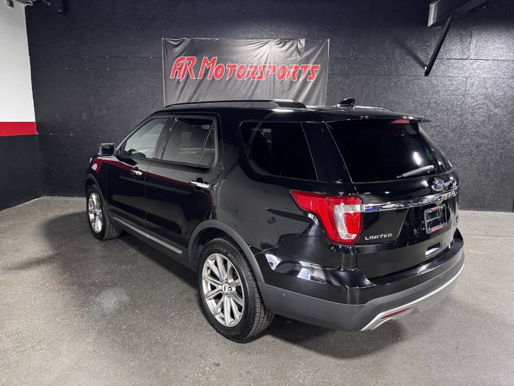 Used 2017 Ford Explorer Limited w/ Equipment Group 301A AWD/4WD image 3