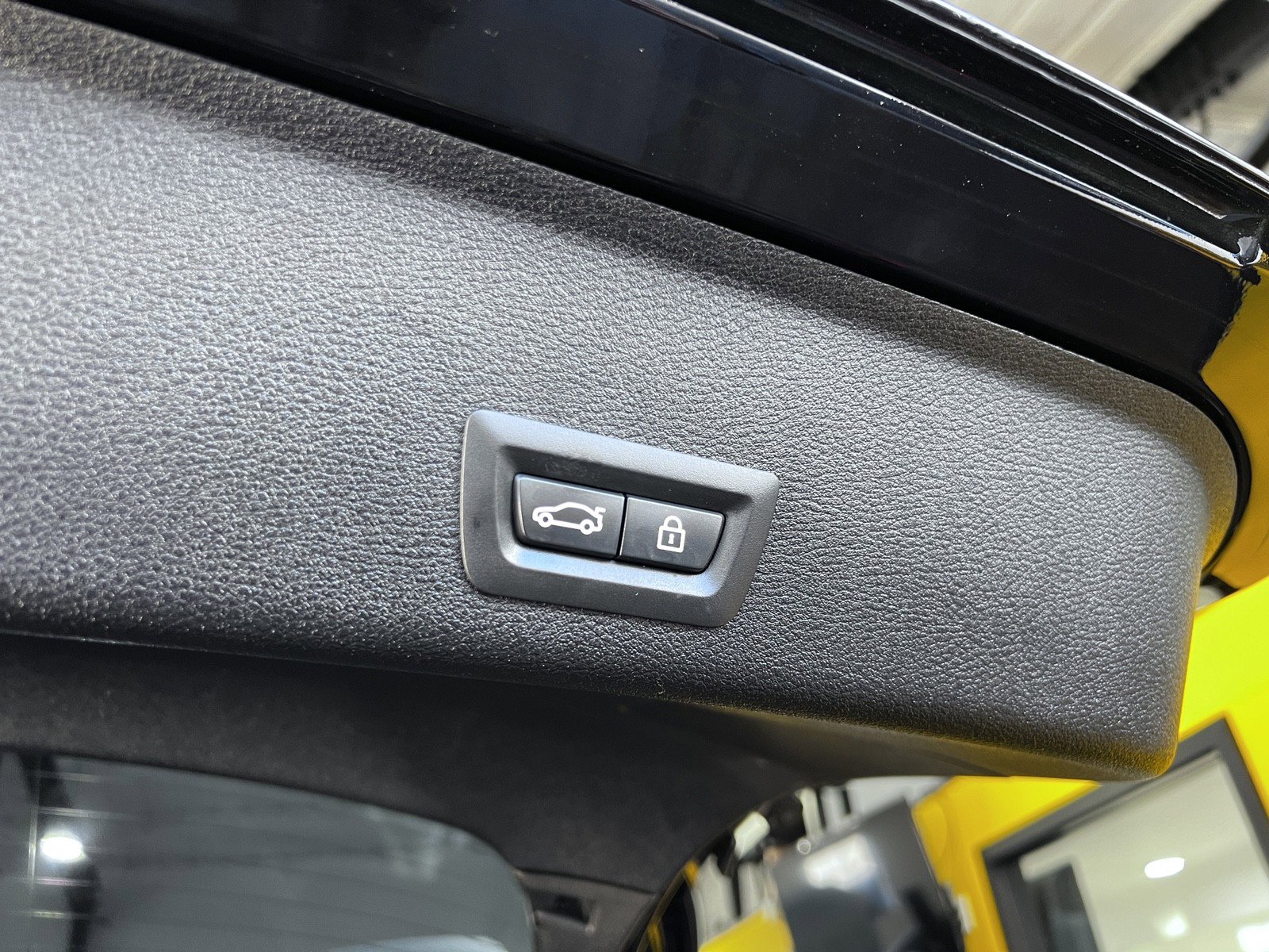 Used 2016 BMW X4 M40i image 26